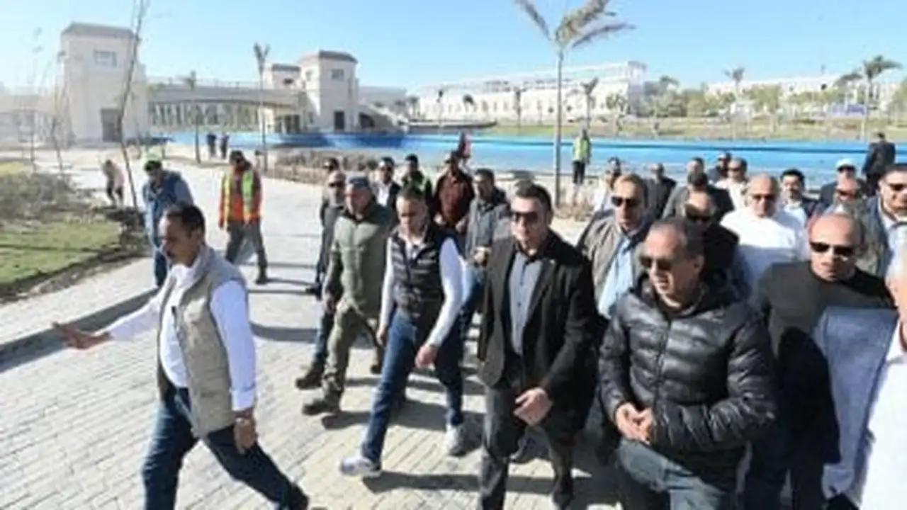 وزير الإسكان يتابع تقدم مشروع "سكن لكل المصريين" وتطوير المدينة التراثية في العلمين الجديدة